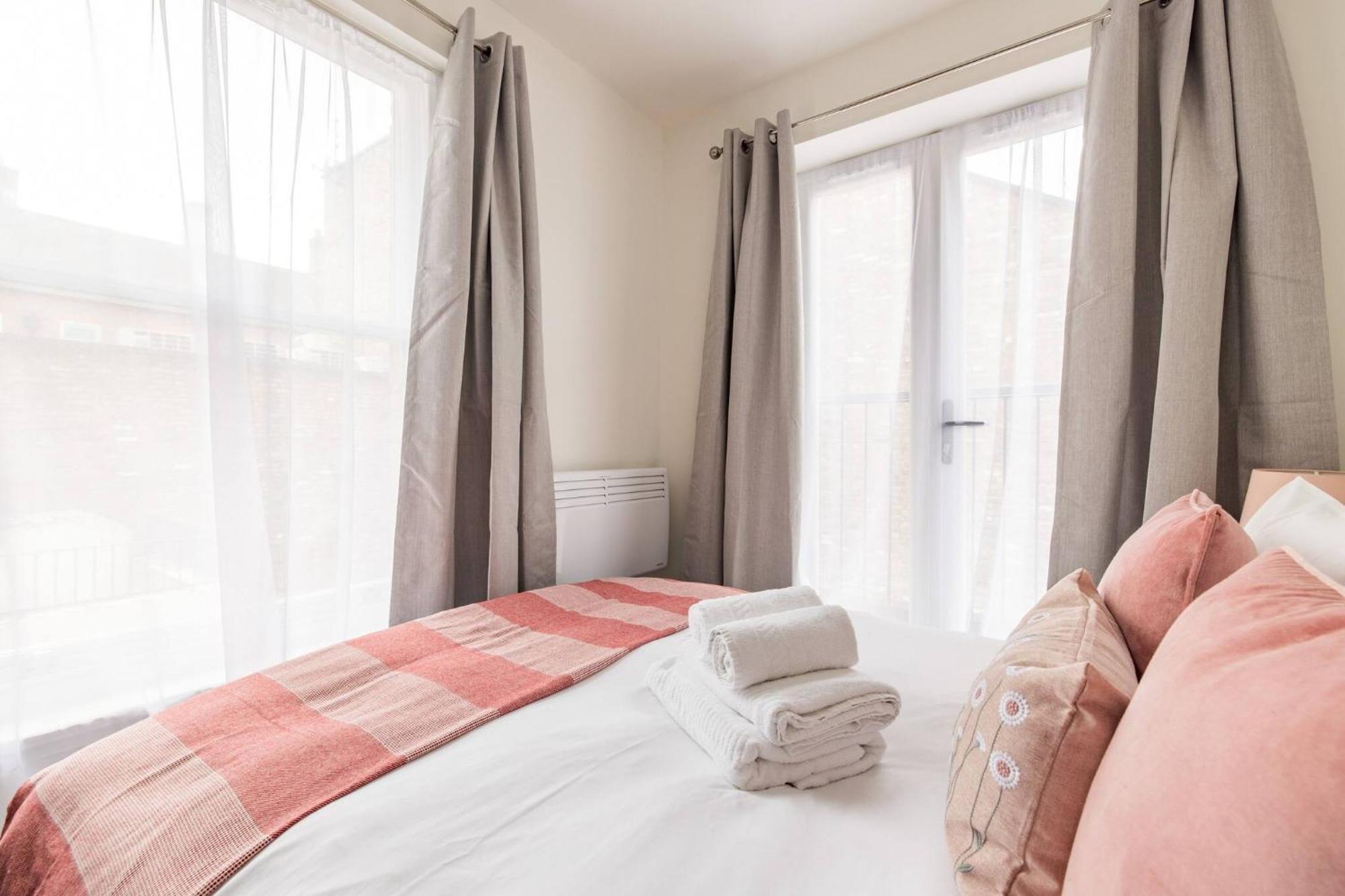 Wild Roses Serviced Apartments - Chelsea Londra Dış mekan fotoğraf