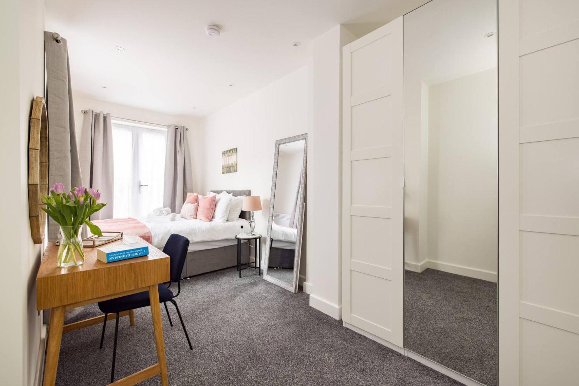 Wild Roses Serviced Apartments - Chelsea Londra Dış mekan fotoğraf